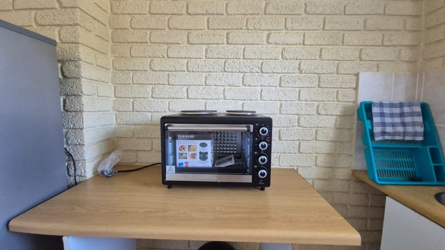 To Let 2 Bedroom Property for Rent in Dana Bay Western Cape